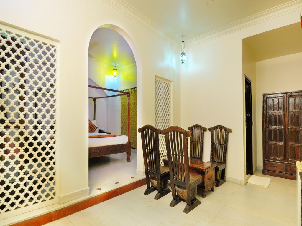 Staybook-Jyoti Mahal A Heritage Hotel New Delhi Exterior photo