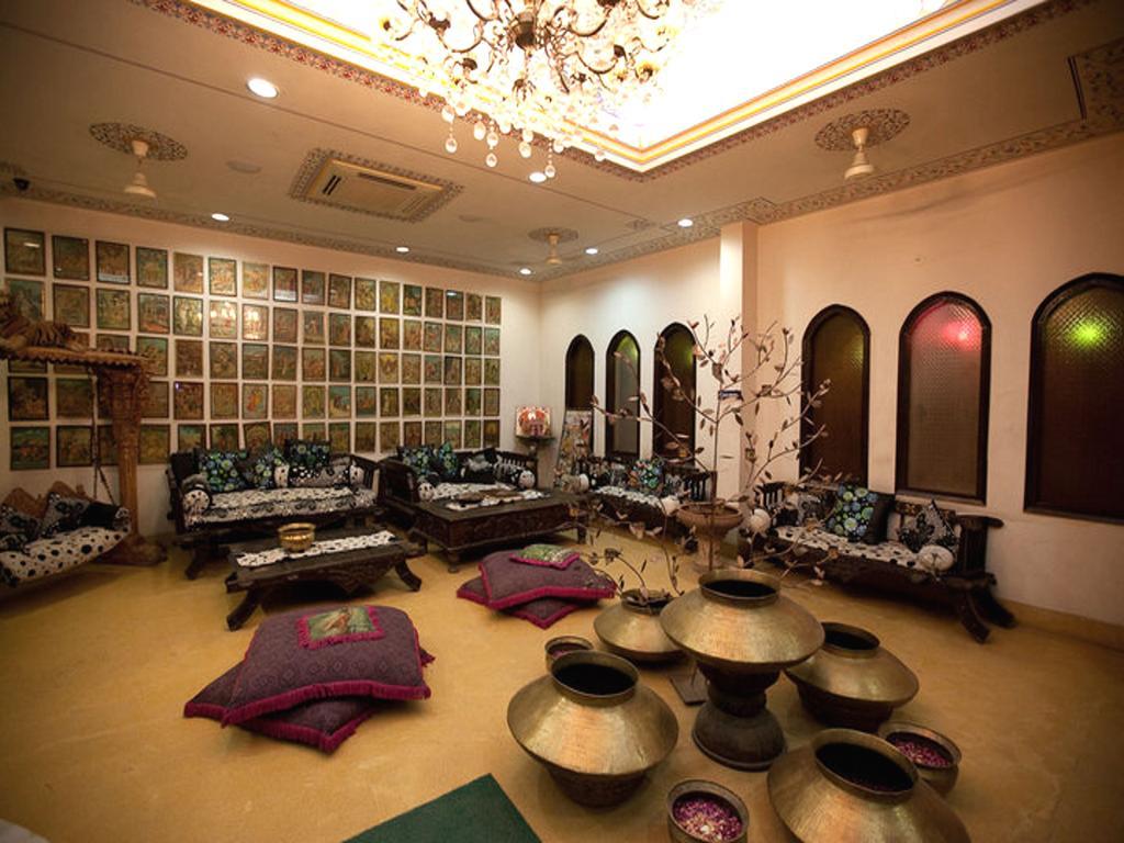 Staybook-Jyoti Mahal A Heritage Hotel New Delhi Exterior photo