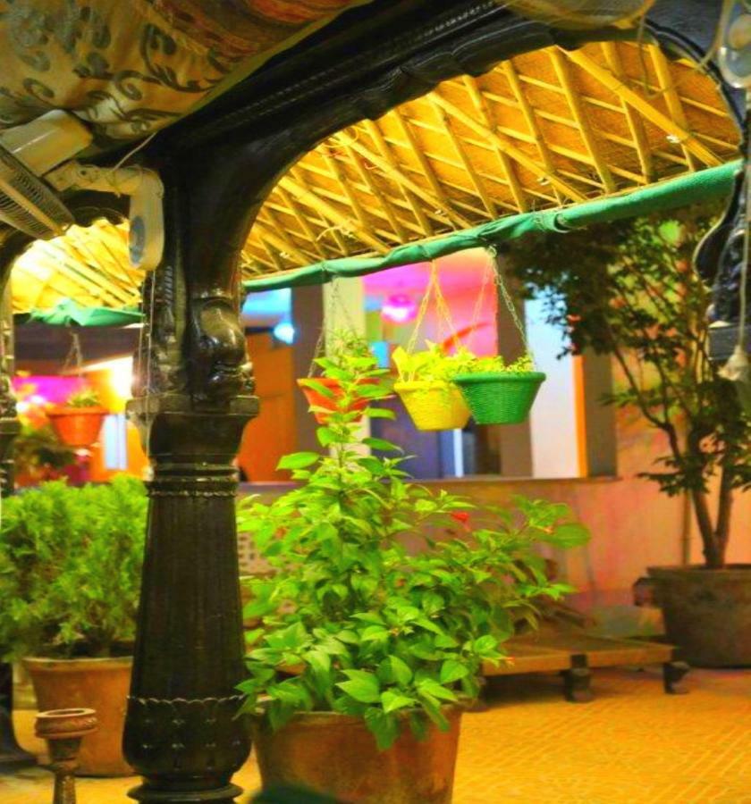 Staybook-Jyoti Mahal A Heritage Hotel New Delhi Exterior photo